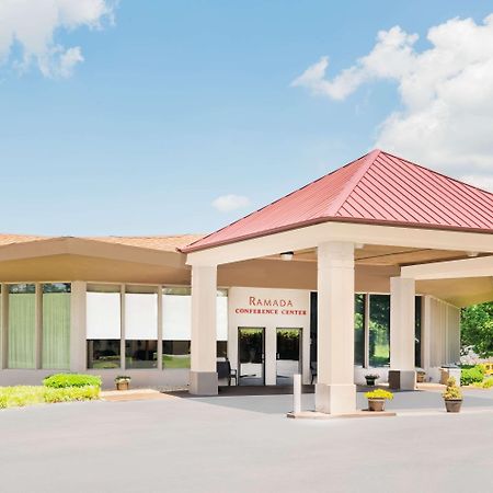 Ramada By Wyndham Lexington North Hotel & Conference Center Екстер'єр фото