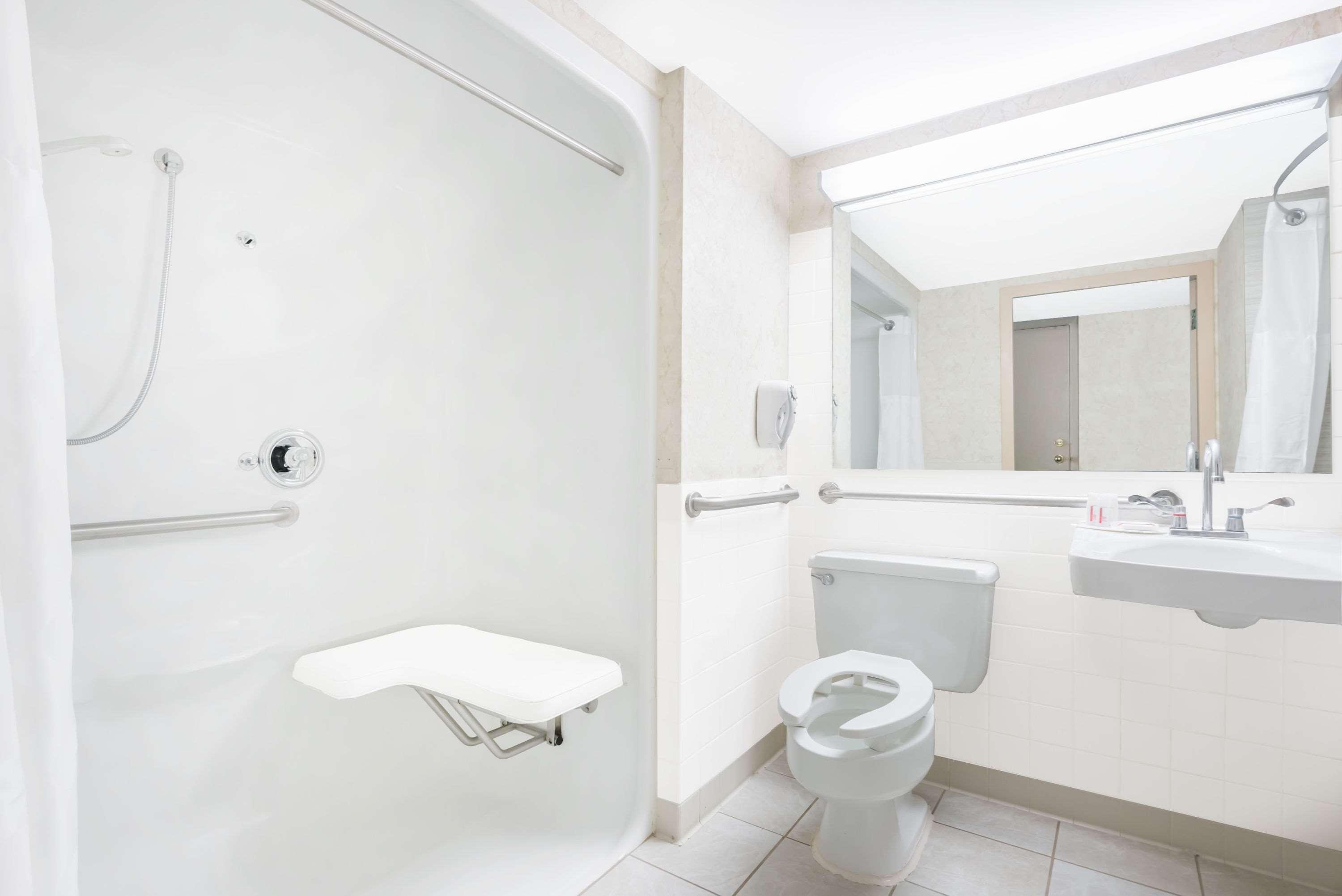 Ramada By Wyndham Lexington North Hotel & Conference Center Екстер'єр фото