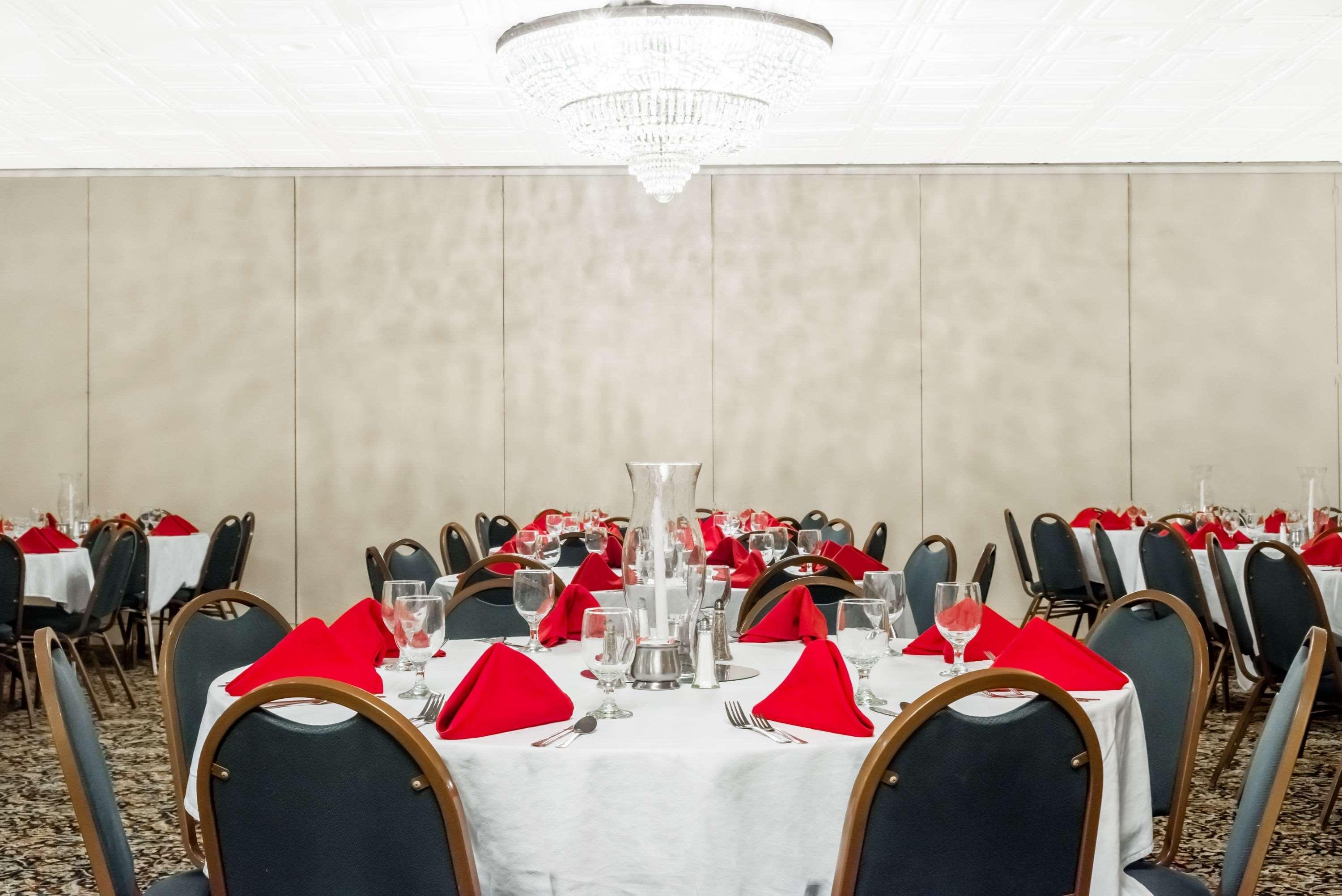 Ramada By Wyndham Lexington North Hotel & Conference Center Екстер'єр фото