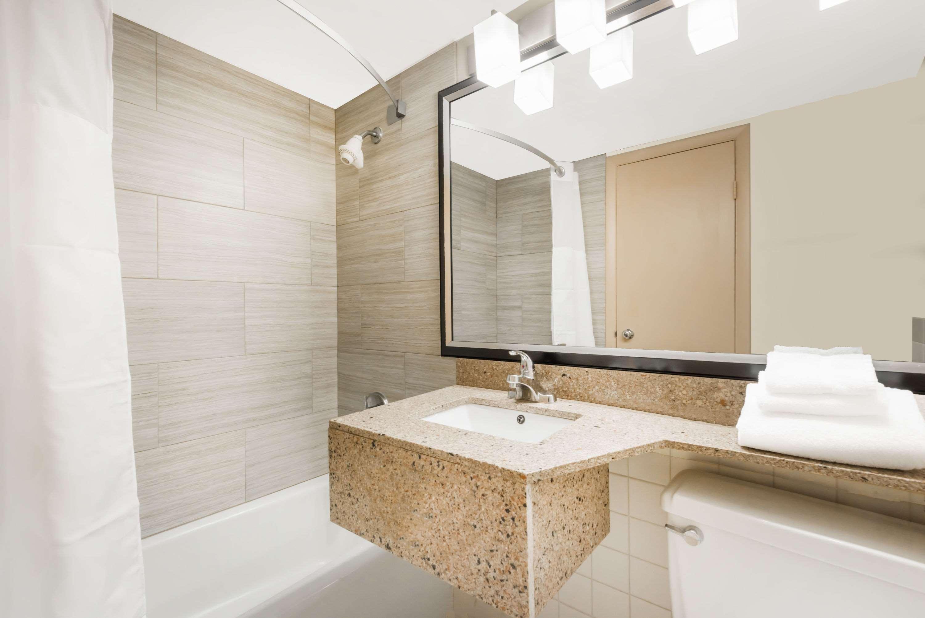 Ramada By Wyndham Lexington North Hotel & Conference Center Екстер'єр фото